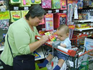 Luca en juin - côté supermarché Image hébergée par servimg.com