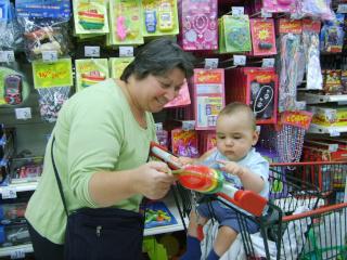 Luca en juin - côté supermarché Image hébergée par servimg.com