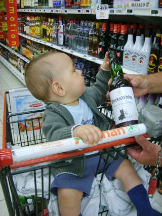 Luca en juin - côté supermarché Image hébergée par servimg.com