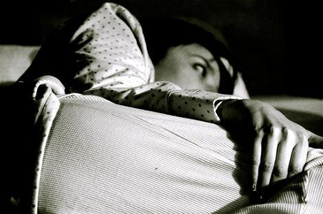 Une femme essaie de dormir (Alyssa L. Miller/Flickr)