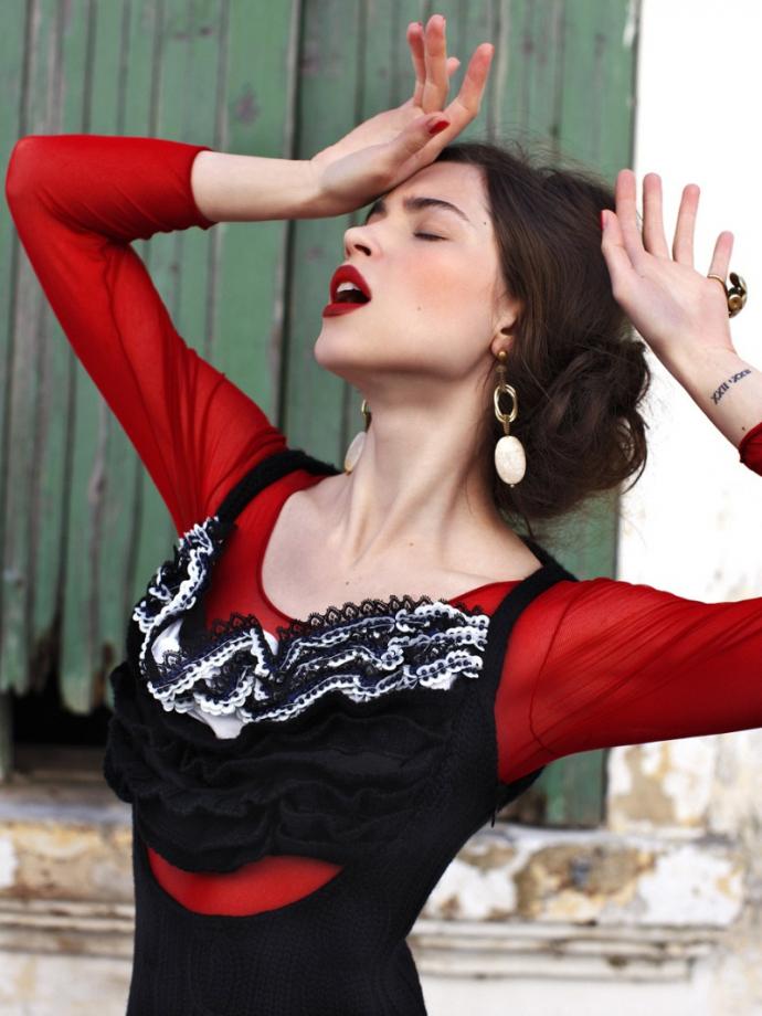 Eleganza Gipsy avec Jovita Miseviciute par Zoltan Tombor pour Grazia