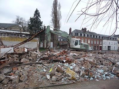 Petite mise au point relative à la mémoire lovérienne et «cagiste» Petite mise au point relative à la mémoire lovérienne et «cagiste»