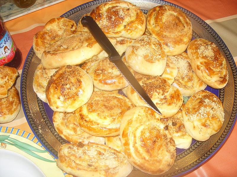 Petits pains roulés aux abricots secs et amandes Petits pains roulés aux abricots secs et amandes