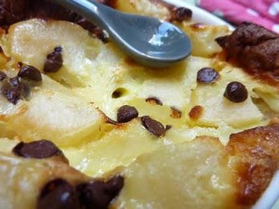 Clafoutis express aux poires et pépites de chocolat Clafoutis express aux poires et pépites de chocolat
