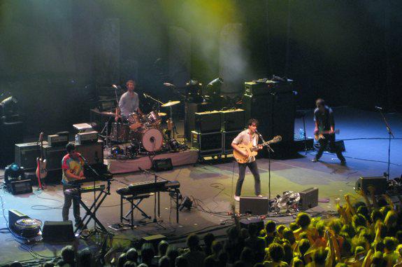 Vampire_weekend_live.jpg