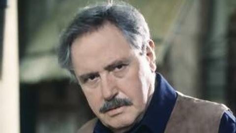 Louis la Brocante ... la série évènement de France 3 ... ça continue Louis la Brocante ... la série évènement de France 3 ... ça continue