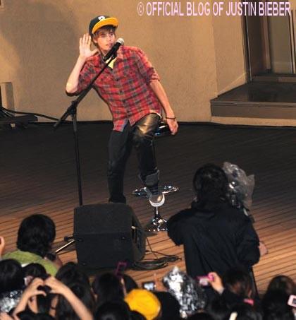 Justin Bieber : Il enflamme Tokyo Justin Bieber : Il enflamme Tokyo