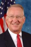 Howard P. McKeon, parlementaire républicain américain.jpg