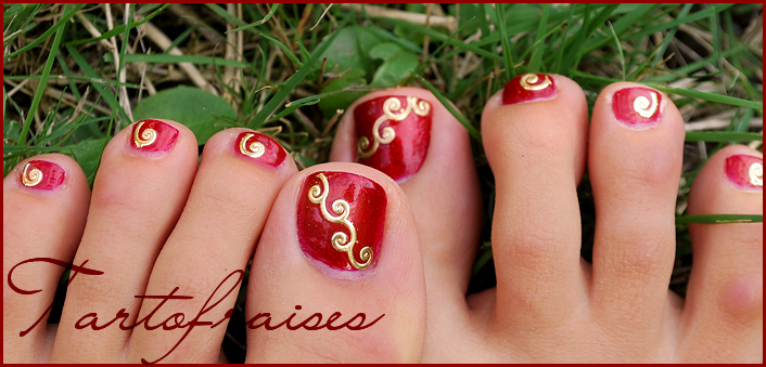 Peel Off's sur les pieds http://tartofraises.nailblogs.net/nailart/piedrosefimo/peeloffPied.png