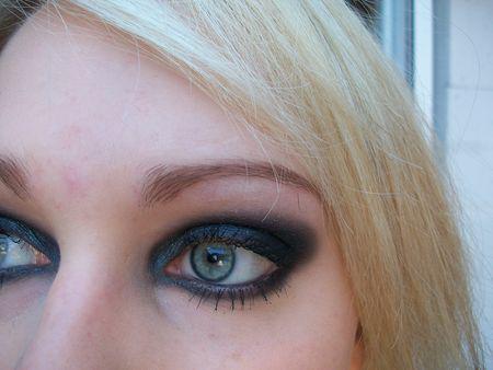 RE Barracuda & Black Dog Black palette make_up_026