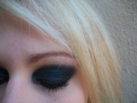 RE Barracuda & Black Dog Black palette make_up_031