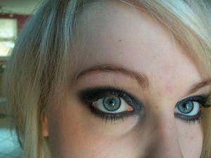 RE Barracuda & Black Dog Black palette make_up_055