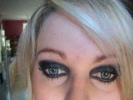 RE Barracuda & Black Dog Black palette make_up_062