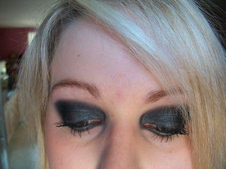 RE Barracuda & Black Dog Black palette make_up_061