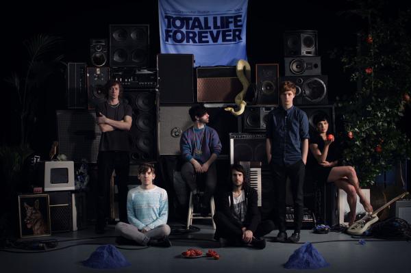 Foals: One (Swedish House Mafia Cover) - MP3
Le band Foals...