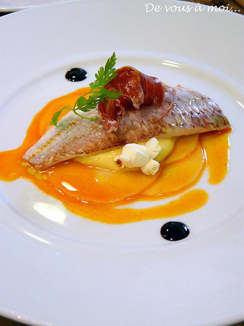 Filets de Rouget sur Carpaccio de Poire, Vinaigrette Aigre Douce Filets de Rouget sur Carpaccio de Poire, Vinaigrette Aigre Douce