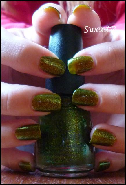 China Glaze - Zombie Zest http://img11.hostingpics.net/pics/165437China_Glaze___Zombie_Zest_05.jpg