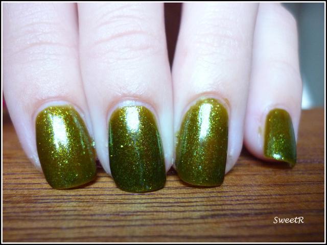 China Glaze - Zombie Zest http://img11.hostingpics.net/pics/361808China_Glaze___Zombie_Zest_01.jpg