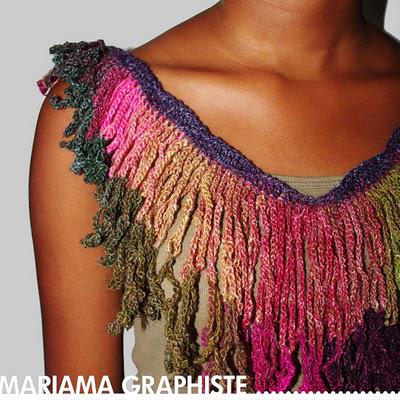 Col à franges en Flower Bed de Noro Col à franges en Flower Bed de Noro