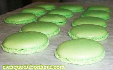Mes premiers macarons maison, suite à mon cours à l'Atelier des chefs! atelier-des-chefs-1ere coques