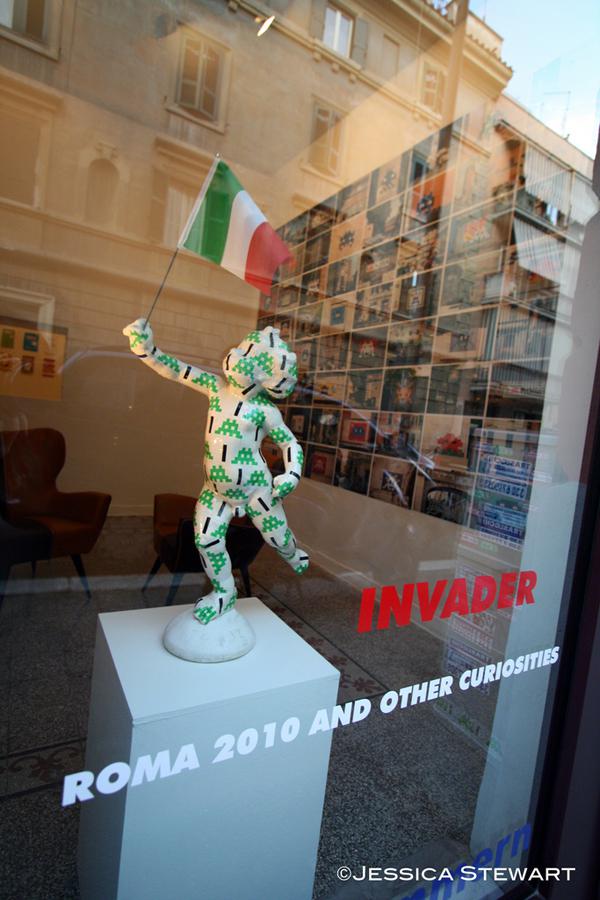 INVADER – ROMA 2010 AND OTHER CURIOSITIES – ROMA – OPENING INVADER – ROMA 2010 AND OTHER CURIOSITIES – ROMA – OPENING