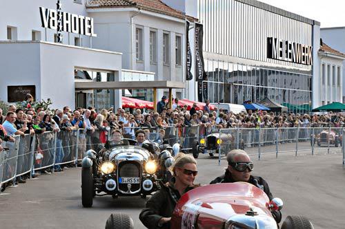 article-V8-course-autos