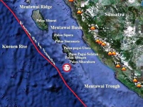 Un séisme de magnitude 7.7 frappe les îles des Mentawai en Indonésie mais l'alerte au tsunami levée... En résultat, une catastrophe humaine