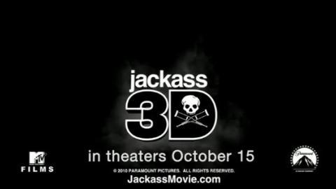 Jackass 3D ... Le jet ski par Johnny Knoxville ... ça donne ça Jackass 3D ... Le jet ski par Johnny Knoxville ... ça donne ça