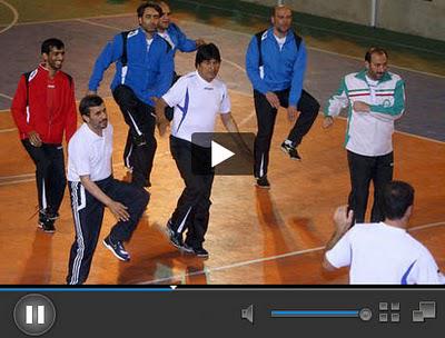 le Président Evo Morales et le Président Mahmoud Ahmadinejad dans une rencontre amical de futsal le Président Evo Morales et le Président Mahmoud Ahmadinejad dans une rencontre amical de futsal