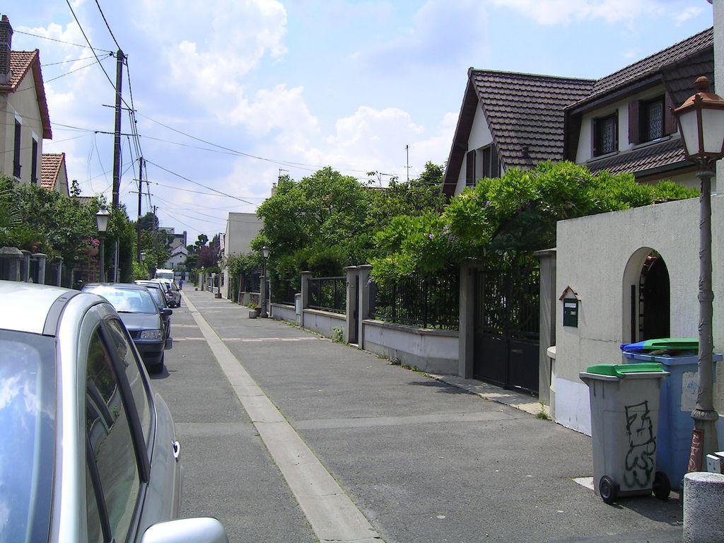 MINOLTA DIGITAL CAMERA L’architecture du logement s’en donne à coeur joie