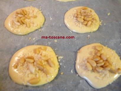 Cialdine Croccanti Mandorme e Pinoli – Palets aux Amandes et Pignons Cialdine Croccanti Mandorme e Pinoli – Palets aux Amandes et Pignons