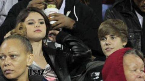 Justin Bieber ... Entouré de Selena Gomez et la famille Smith pour ses sorties Justin Bieber ... Entouré de Selena Gomez et la famille Smith pour ses sorties