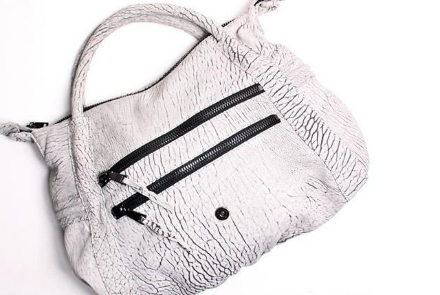 DILEMME EN NOIR ET BLANC DILEMME EN NOIR ET BLANC