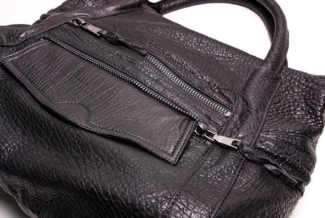 DILEMME EN NOIR ET BLANC DILEMME EN NOIR ET BLANC