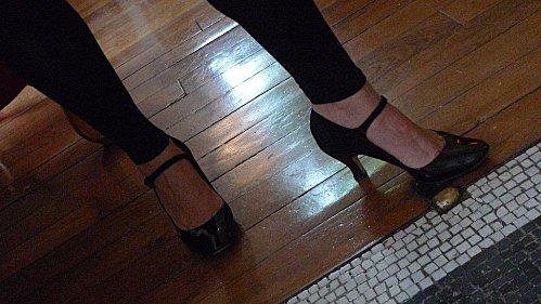 on peut être fashion drôle, intelligente et ménopausée... repetto.jpg