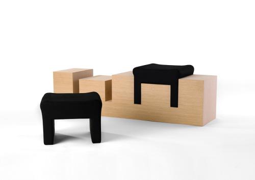 2 tabourets par Nir Meiri 2 tabourets par Nir Meiri