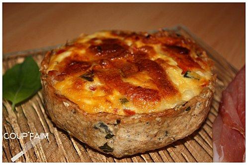 Quiche Tomates - mozza, pâte HQNG (encore ...) Quiche-tomate-mozza1.JPG