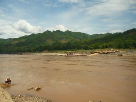 Le jour où j'ai jeté mon Lonely Planet Laos... Part. One