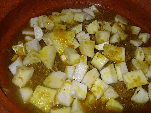 Tajine d'agneau au smen, aux navets et au jus de citron SS859980.JPG