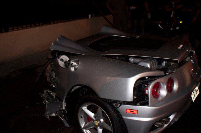 Ferrari 360-3 Ferrari 360 divisé par deux.