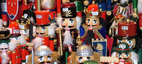 Jouets de Noel Les plus beaux marchés de Noël à Paris et à Londres