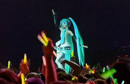Hatsune Miku, la nouvelle pop star virtuelle en hologramme 3D