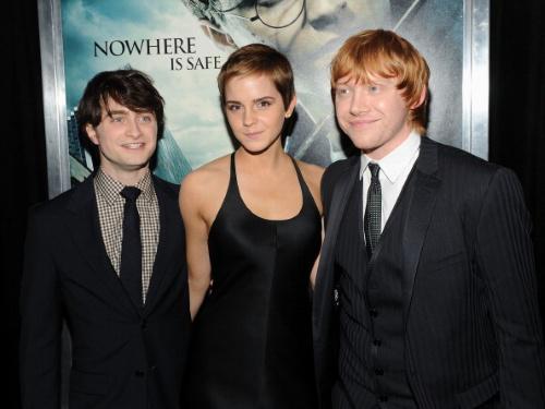 NEW YORK - NOVEMBER 15: (L-R) Actors Daniel Radcliffe; Emma Watson and Rupert Grint attend the premiere of 'Harry Potter and the Deathly Hallows - Part 1' at Alice Tully Hall on November 15, 2010 in New York City. (Photo by Stephen Lovekin/Getty Images)