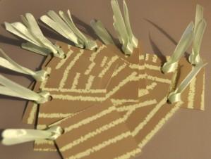 Etiquettes cadeaux pour Noël ou autres occasions etiquettes-beige-raye-ruban-1.jpg