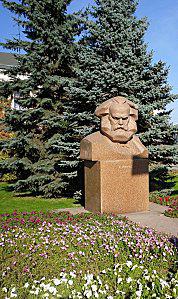 Héros vénérés à Kalouga 146