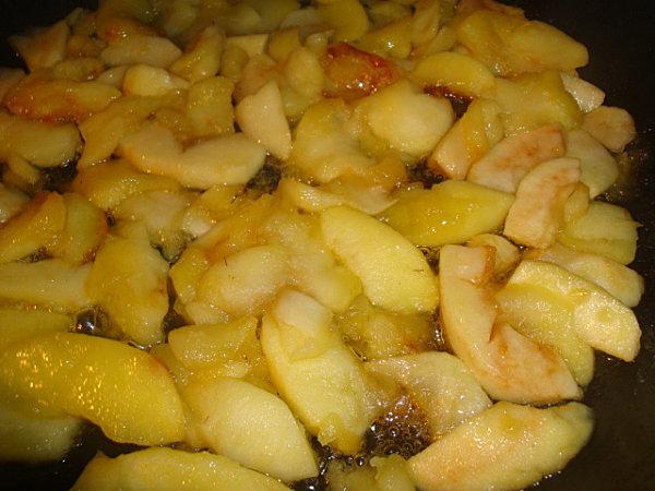 flan aux pommes et a la brioche DSC06859.JPG