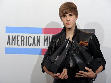 DOSSIER SPÉCIAL: American Music Awards 2010 par BITCHBLOGGER