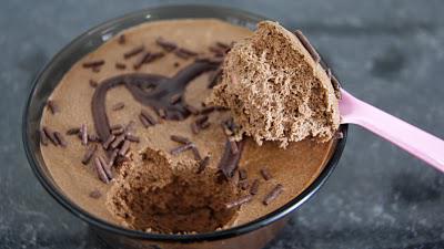 MOUSSE AU CHOCOLAT MOUSSE AU CHOCOLAT