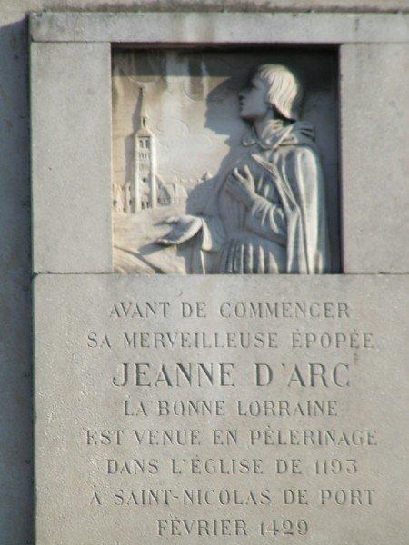 Plaque commémorative. Façade de la mairie de Saint-Nicolas-de-Port.