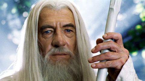 Bilbo Le Hobbit ... Sir Ian McKellen de retour dans le rôle de Gandalf Bilbo Le Hobbit ... Sir Ian McKellen de retour dans le rôle de Gandalf